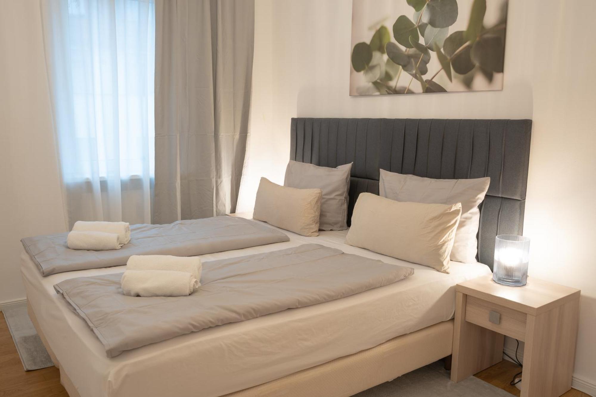 Urban Flats Apartment *